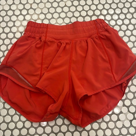 LULULEMON SHORTS - Picture 3 of 3